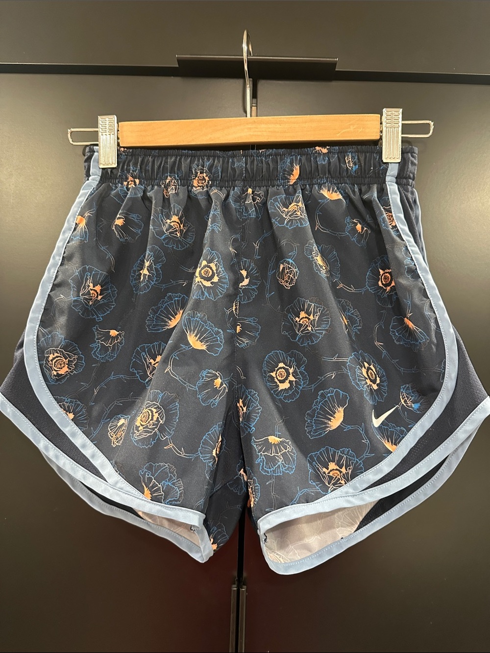 Nike Dri-FIT Tempo Floral Poppy Running Shorts Navy Blue‎ XS
